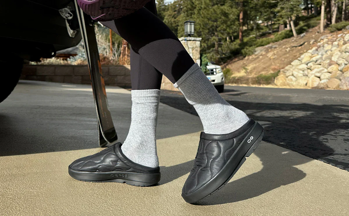 Women's OOmg OOcoozie Thermo Mule - Black - Image 5