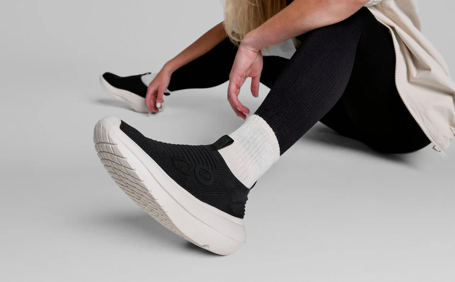 Women's OOmy Zen - Chalk/Black - Image 4